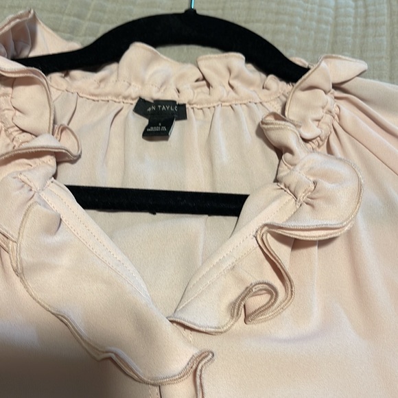 EUC Ann Taylor Ruffle Blouse - small - Picture 5 of 8